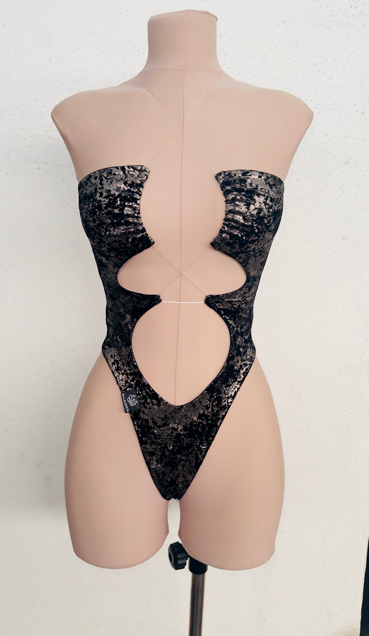 NOIR VELVET